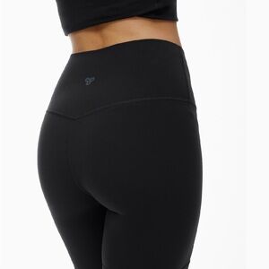 Aritzia TNA original bike shorts in black